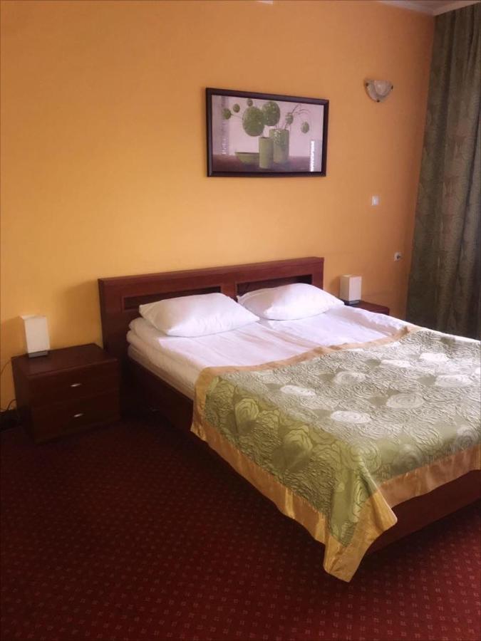 Hotel U Witaszka Czosnów Dış mekan fotoğraf