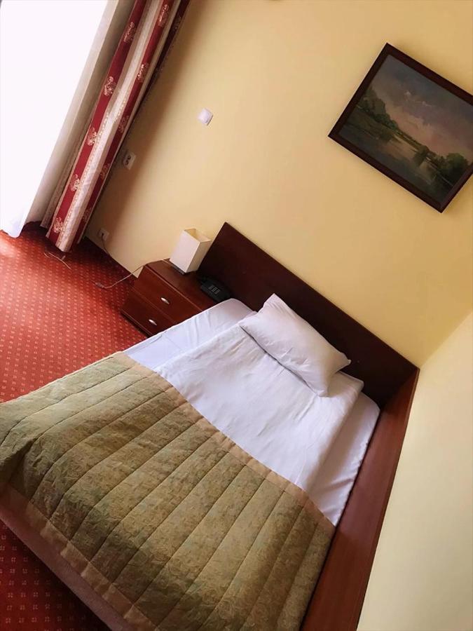 Hotel U Witaszka Czosnów Dış mekan fotoğraf